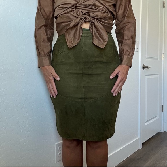 VTG No Label or Tags Olive Green Suede Leather Pencil Skirt - Picture 2 of 12